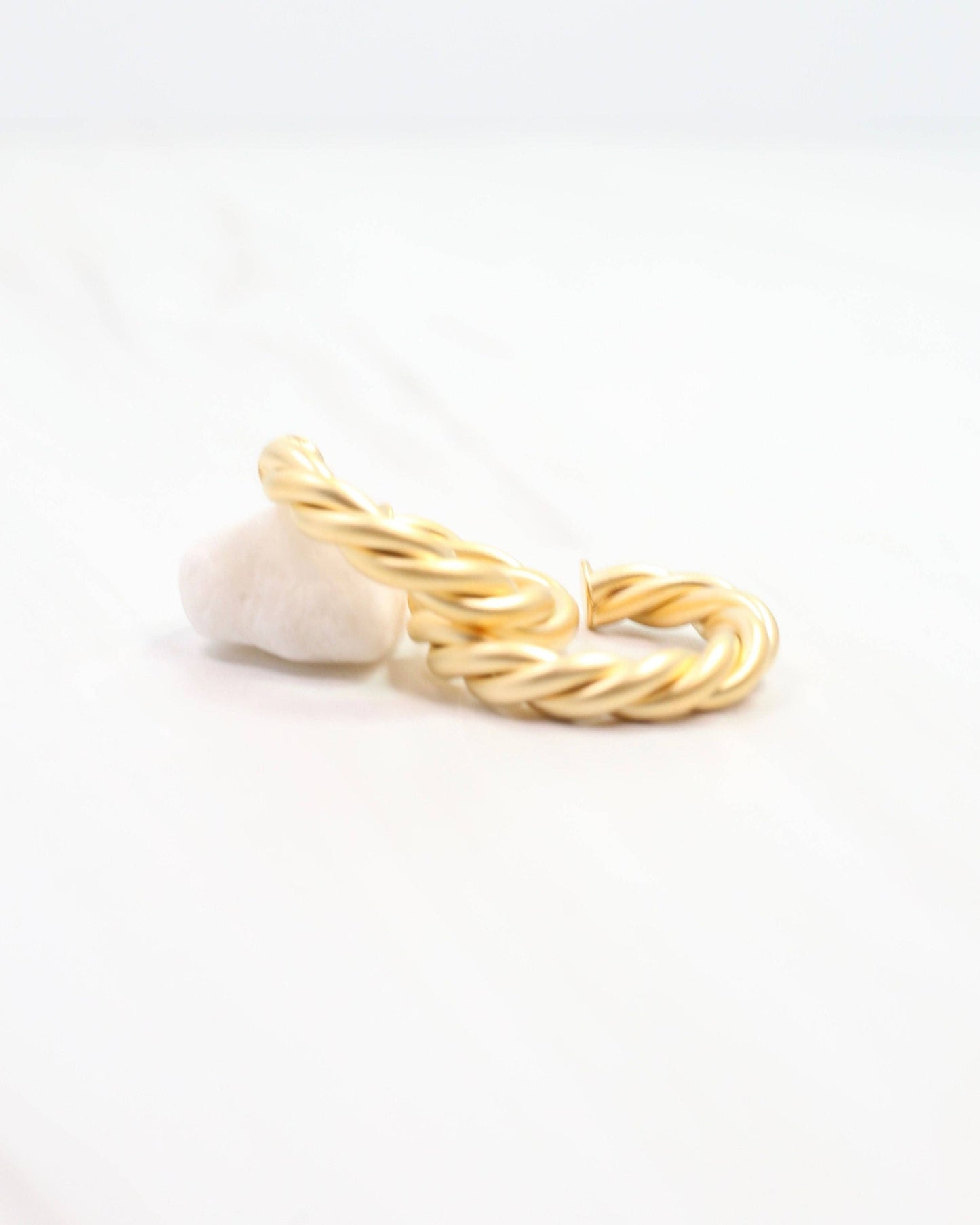 Joshamee Twisted Hoop Earring Matte Gold: Default